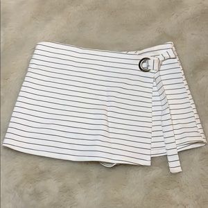 FREE SKORT WITH PURCHASE OF SHORTS 😋